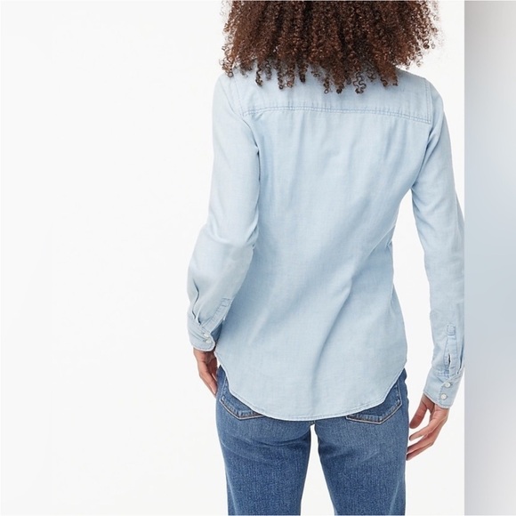 J. Crew Chambray Shirt Signature Fit Women’s S Blue Light Wash Cotton Button Up - Picture 3 of 16
